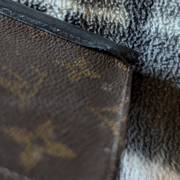 Louis Vuitton iPhone Case - Picture 4 of 4